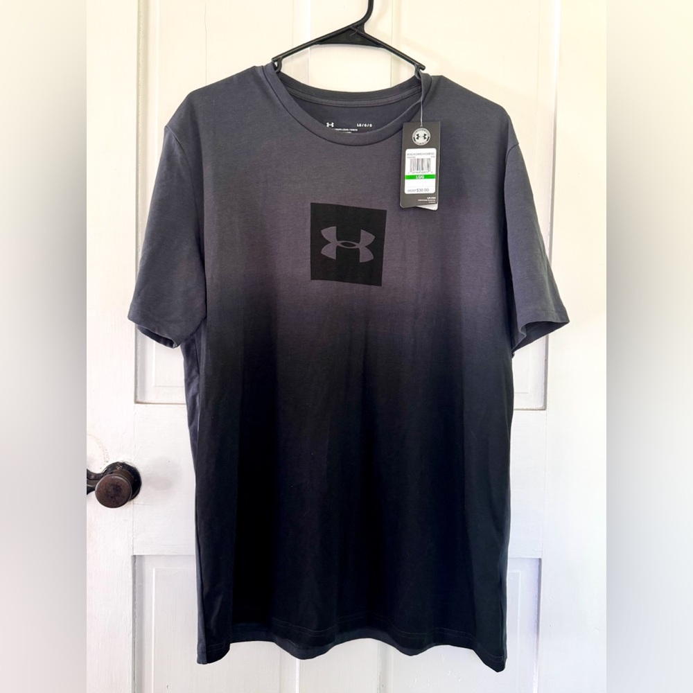 NWT! Under Armour Men's Gray/Black Short Sleeve Tee